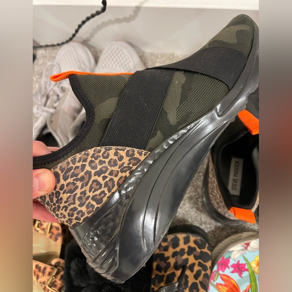 Steve Madden shoes - size 9 - used both in excellent condition, $40 each - Picture 4 of 4